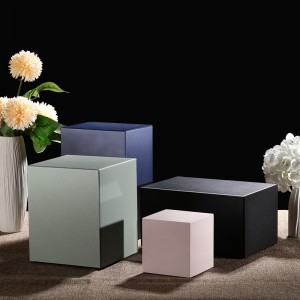 โกศโลหะสีดำสำหรับมนุษย์