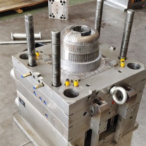 แม่พิมพ์ฉีดพลาสติกสำหรับรถยนต์และเครื่องใช้ในบ้านจากต่างประเทศ