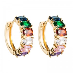 อุปกรณ์เสริมแฟชั่นข้ามพรมแดนป่าเพทายฝังต่างหูสุภาพสตรีชุบทองยุโรปและอเมริกาต่างหูที่เรียบง่ายโรงงานขายส่ง