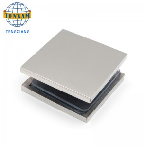 ผู้ผลิตจีนแก้วโฮลดิ้งคลิปโครเมี่ยม 2 * 2 นิ้วคลิปทองเหลืองประตูกระจกหนีบประตู&หน้าต่างบานพับ 8-12 มิลลิเมตรห้องน้ำแก้วมาตรฐาน