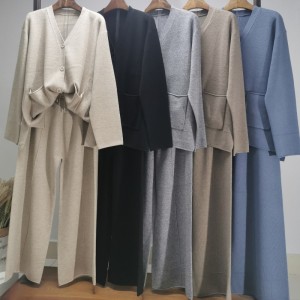 เสื้อกันหนาวขนสัตว์ที่เรียบง่ายสบาย ๆ สองชิ้นชุดคาร์ดิแกนขนาดเล็ก 69059#