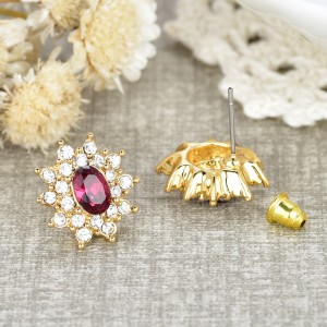 ต่างหูหูเล็ก ๆ คลาสสิก