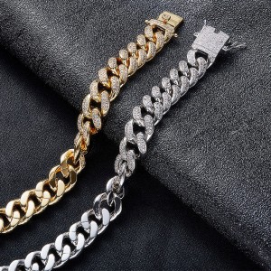 สร้อยข้อมือฮิปฮอป