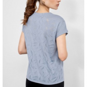 เสื้อกีฬาเสื้อยืดของเงามืดตรง