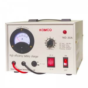 Komco AGM เริ่มต้นขึ้นและหยุดรถยนต์ที่ชาร์จทองแดงบริสุทธิ์ 12V24V ชาร์จแบตเตอรี่อัจฉริยะที่มีกำลังสูง