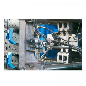 ใหม่มาถึงเครื่องฉีดขึ้นรูปอัตโนมัติเต็มรูปแบบ