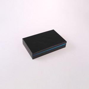 กล่องดำที่มีโลโก้