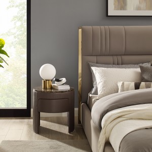 หนังสีขาวสไตล์ยุโรปที่ทันสมัยโต๊ะข้างเตียงหินอ่อนหรูหรารอบโต๊ะข้างเตียง