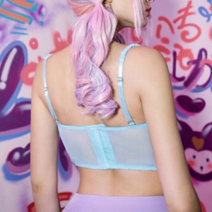 ลูกไม้ตัดแต่งลูกไม้ด้านบนลูกไม้ใส่ bustier พร้อมรายละเอียดของธนู