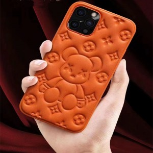 เคสโทรศัพท์มือถือใหม่ Apple iPhone13Pro Leather Bear 3D กระบวนการนูน 3 มิติเคสหนังป้องกันโทรศัพท์มือถือ