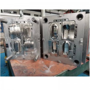 แม่พิมพ์ฉีดสามชุด