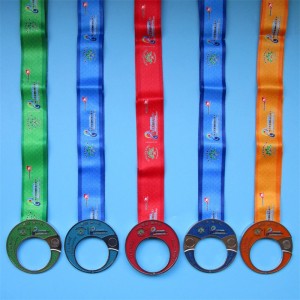 เหรียญรวมของที่ระลึกห้าในการแข่งขันกีฬา