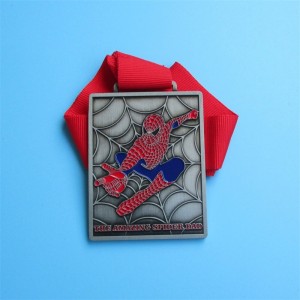 เหรียญที่กำหนดเองออกแบบตัวการ์ตูนอักขระ 3 มิติเงาเคลือบฟันโลหะสำหรับขาย