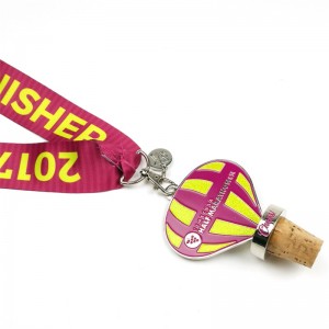 เหรียญครึ่งมาราธอนที่กำหนดเองเหรียญขวดไวน์จุก Vineyard เหรียญด้วยเสน่ห์