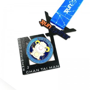 โรงงานค้าส่งสังกะสีโลหะผสมของที่ระลึกการชุบสัตว์สีดำแสดงเหรียญโลหะ