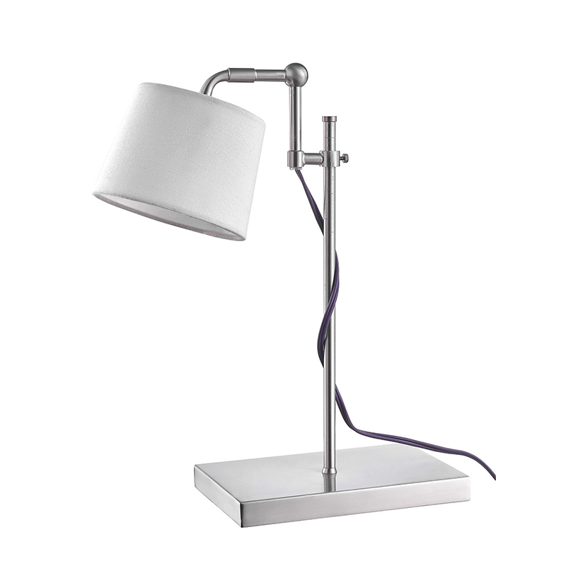 โคมไฟงานที่ปรับได้ที่สถานีทำงานในห้องพัก