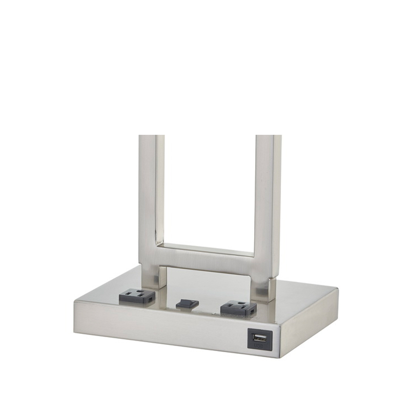 โคมไฟตั้งโต๊ะ Gatsby พร้อมผิวนิกเกิลแปรงสองช่องทางสวิตช์โยก/off และพอร์ต USB