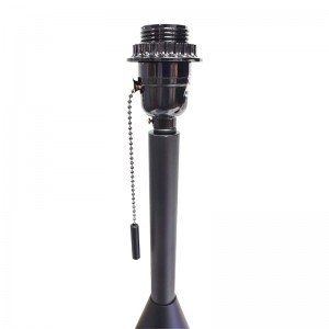 โคมไฟโต๊ะทำงานสีดำพร้อมสวิตช์โซ่ดึงที่ห้องพัก