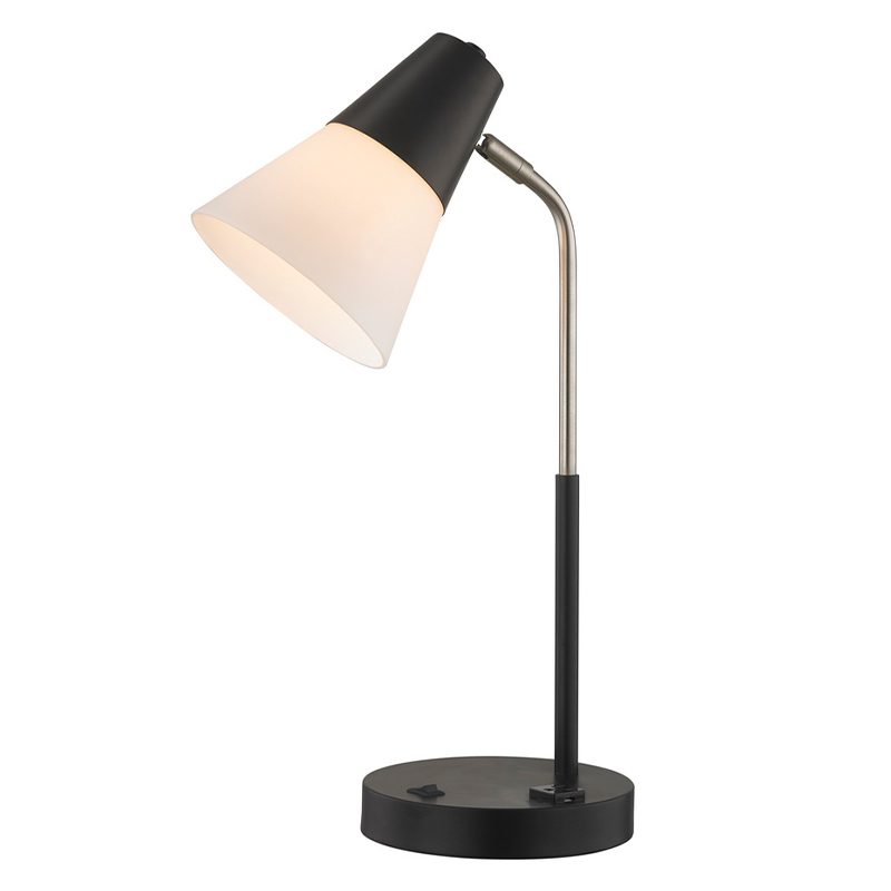 โคมไฟโต๊ะทำงานของโรงแรม Hampton Inn พร้อมสวิตช์/off rocker และร้านค้าที่สะดวกสบายที่ห้องพักของโรงแรม