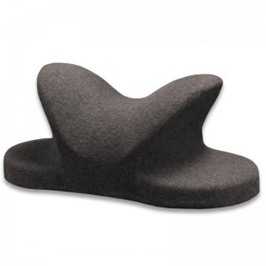 กอดหมอนงีบหลับ