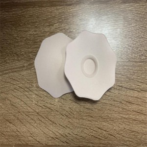 ถ้วยบราเปลือยเปล่าที่มีความหรูหรา