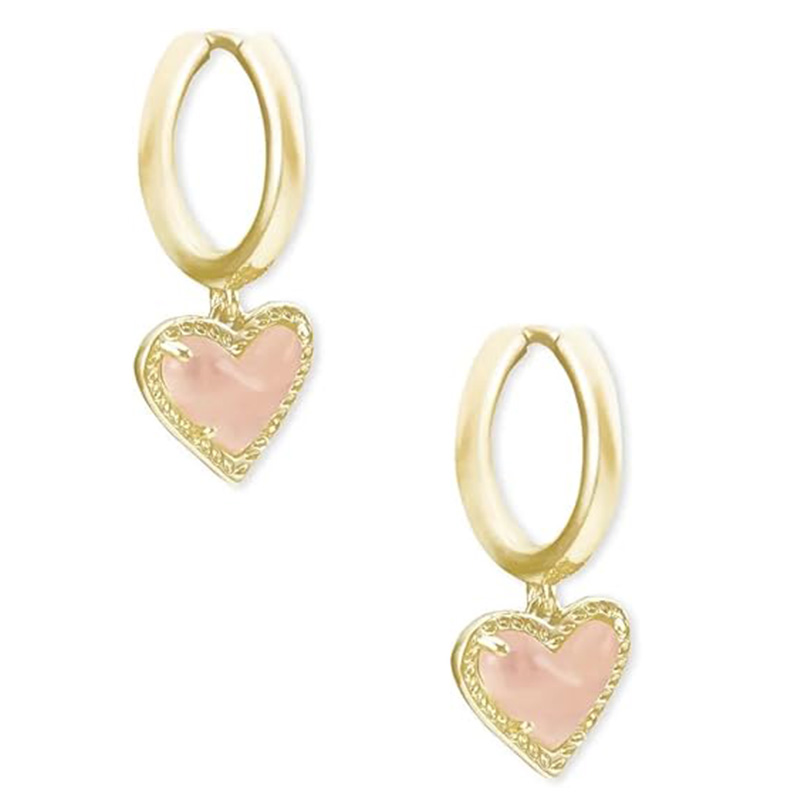 Blush Heart Charm Hoop ต่างหู Heart Huggie ต่างหูผู้หญิง, แฟชั่นเครื่องประดับ