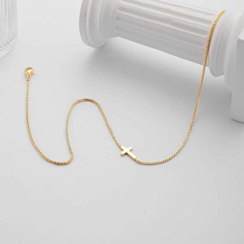 สร้อยคอข้ามสำหรับผู้หญิง 14K จริงชุบเงินทอง Dainty ไม้กางเขนขนาดเล็กจี้เค้นคอที่เรียบง่ายอินเทรนด์น่ารักข้ามเสน่ห์สร้อยคอโซ่ศรัทธาเครื่องประดับศาสนาของขวัญที่เรียบง่าย