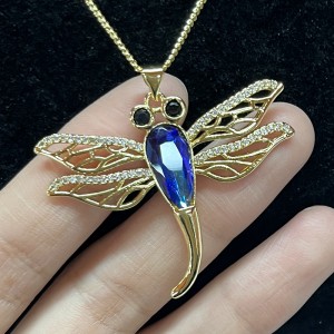 ทอง 18k-สร้อยคอแมลงปอ Dragonfly ชุบกับร่างกายคริสตัลสีน้ำเงิน, ดวงตาอัญมณีสีดำและปีกลวดลายรายละเอียดสำหรับธรรมชาติที่สง่างาม-เคร...
