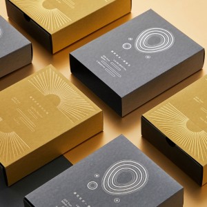 ฟอยล์หรูหรา-กล่องของขวัญคราฟท์ที่ประทับตรา