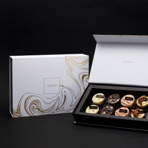 กล่องของขวัญมินิมัลลิสต์สีทอง