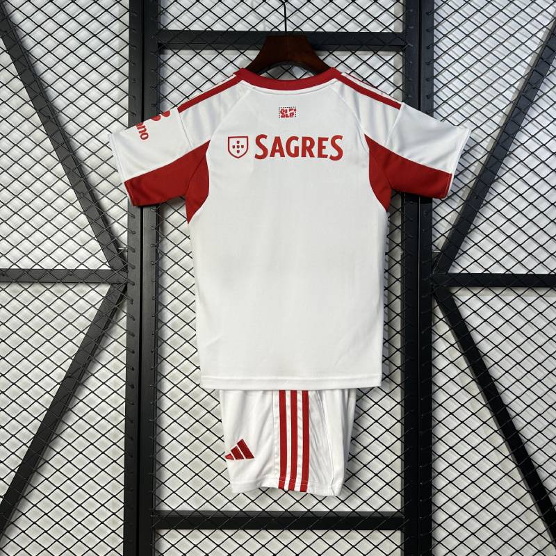 25/เด็ก 26 คน Benfica ขนาดเกมที่สาม: 16-28